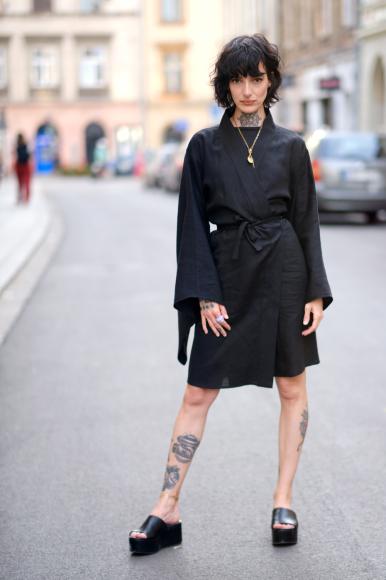 KIMONO LNIANE DŁUGIE: GŁĘBOKA CZERŃ